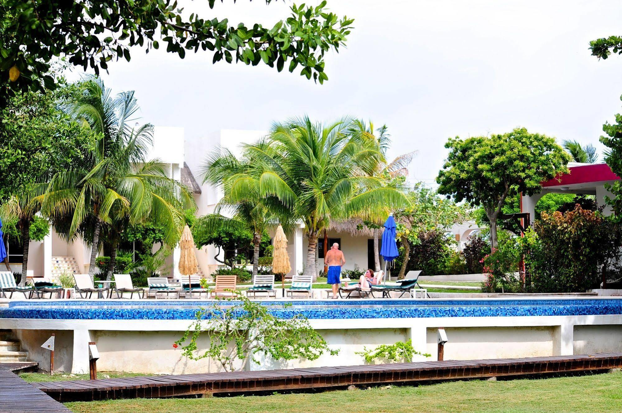 Marina Paraiso Isla Mujeres Hotel Экстерьер фото